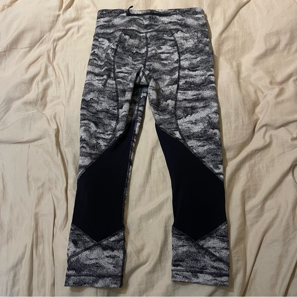 Lululemon Pace Rival Crop (22") Size 6 - Picture 4 of 7